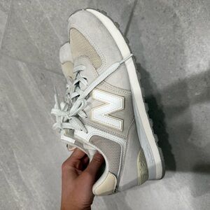 New Balance Cream and Gray Sneakers